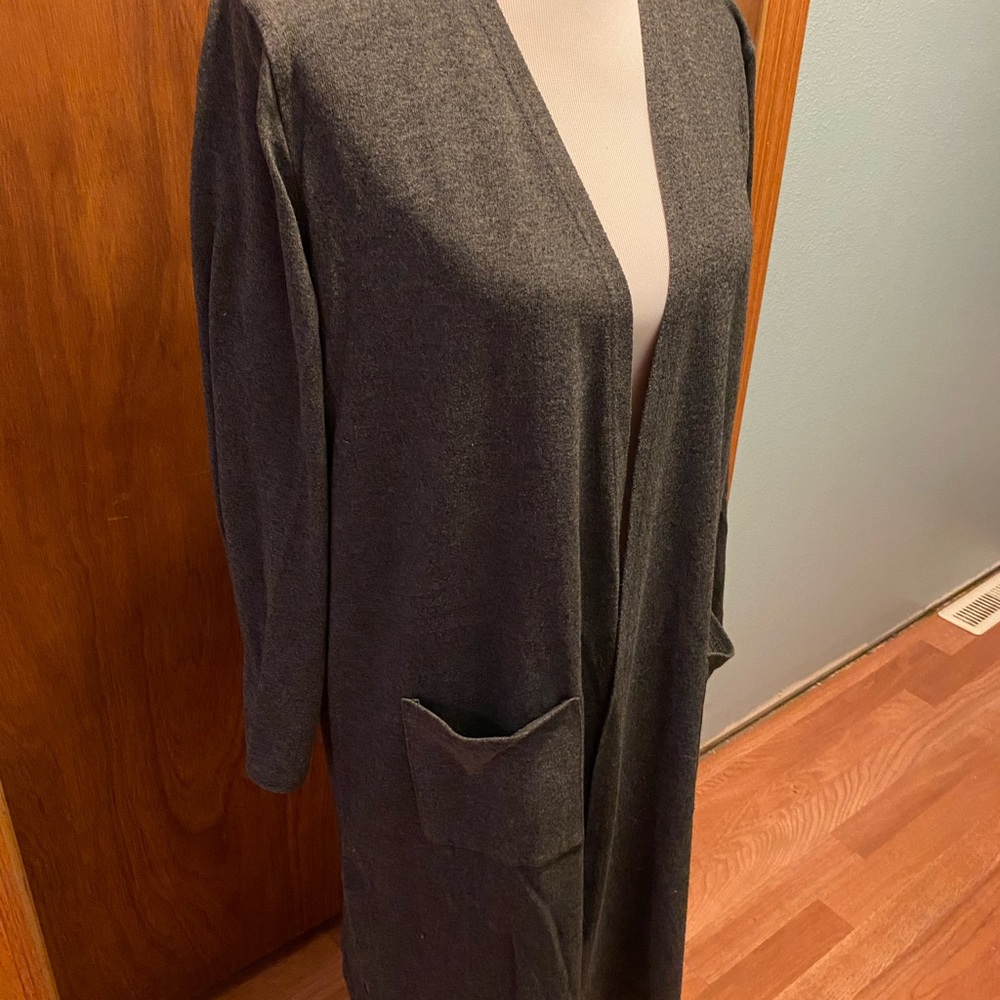 Women’s Gray Cardigan. Knee length . Concepts New York.size 1X gently used